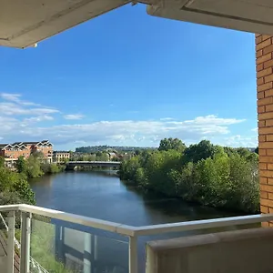 https://apt-cosy-bay-5-mins-to-centre.cardiffhotelswales.com